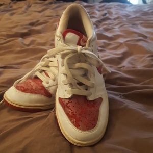 Nike dunk vintage red roses